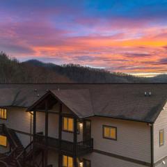 Mountain View 4 Units - Mountain Retreat, 8BR, Views, Near Smokies