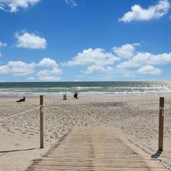 The Black Pearl - Steps to the Beach, Modern Home, and Ocean Views