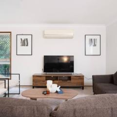 Modern 5BR Family Retreat Comfort in Calamvale