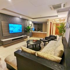 Goldcrest Luxury One Bed Apartment - Alvis Suite