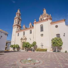 Apartment in Peñaflor with Charming Patio