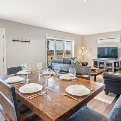 Single Level Vineyard Home | 6 PPL | Pet Friendly