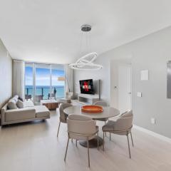 EXCLUSIVE RESORT - OCEANFRONT 2BD 2BA CONDO, HiGH FLOOR, ROOFTOP POOL AND HOT TUB, STEPS TO BEACH