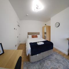 Oxford Private Ensuite Room Iffley