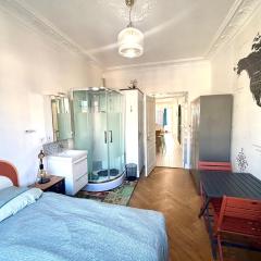 Les chambres de Cédric ICONIC TRAM GARE Nice Ville pour personnes CALMES