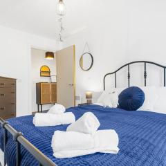 Luxury 2Bed Spacious Apartment- City Centre- Free Parking