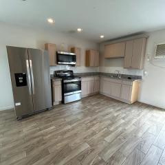 Close to hobby - top floor - minimalist quiet duplex