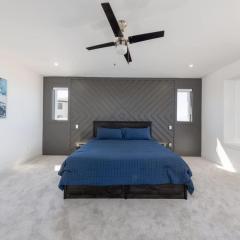 Spacious 6BR Home with Terrace Views and Parking nearby parks golf and resorts