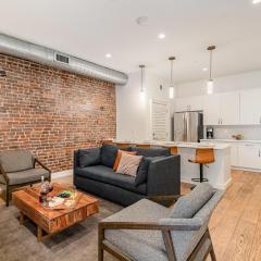 The Saddlery - Encore - 1 Block to Broadway