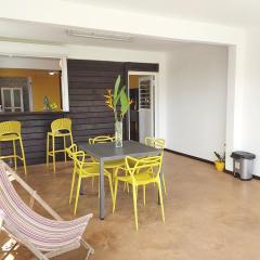 Le jaune soleil, appartement tropical, proximité plage