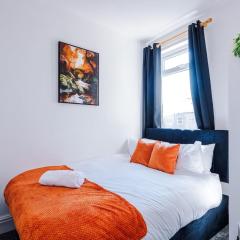 Contractor Heaven Four Bedroom Free Parking in Manchester by Eason Stays