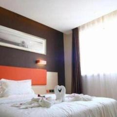 7 Days Premium Beijing Dabaotai Metro Station Luhua Road