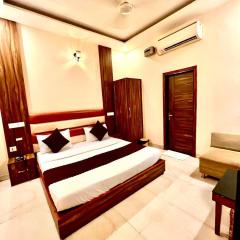 Hotel Wood-Crest !! Affordable, Cozy And Peaceful Stay !!