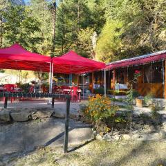 Shanti People Huts And Cafe