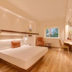 Hotel De Rosewood Inn -Near Delhi Airport-Free Airport Drop