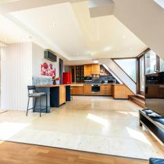 Spacious apartment with shared jacuzzi private terrace MK2