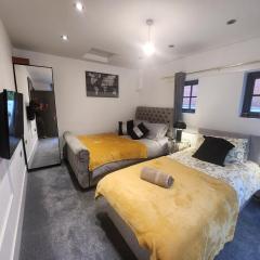 Charming Ground Floor Tudor Apartment Free Wifi Manchester