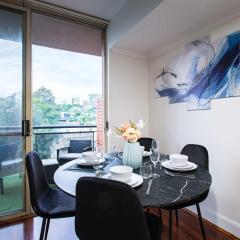 Penthouse on Palmer Parking 5min to Finger Wharf & Royal Botanic