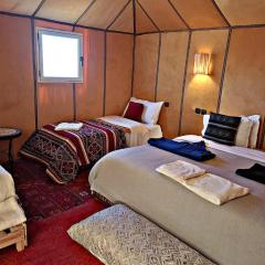 Tasnim Désert Camp & Activités