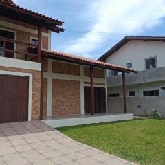 Casa, perto da praia, piscina, 3 quartos, estacionamento, cozinha, churrasqueira, WIFI