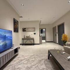 شقة بطابع فندقي ودفء منزلي ثلاث غرف وصاله