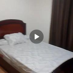 شقه دار مصر فرش نضيف مكيفه الايجار يومى أو شهرى