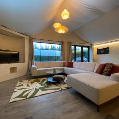 Bubbles & Balance - with private pool, jacuzzi and sauna