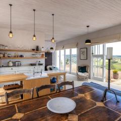 Onetangi Estate Cottage by Waiheke Pure