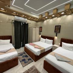 Cairo Püre, Plaza Hotel