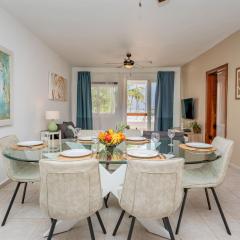 Stunning Beachfront 3-BDR Apartment. STM L202