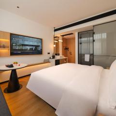 Clouds April Hotel, Dianchi South Asia Style First City Branch