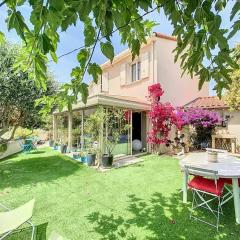 Villa climatisée à La Ciotat avec piscine et parking sécurisés - 2 à 4 voyageurs - FR-1-770-66