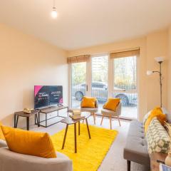 Pass the Keys Bright 2Bed 2Bath Flat - 2 mins to Tube & Parking