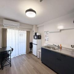 アットイージー三先