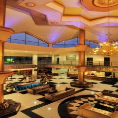 Yusro Hotel Restaurant & Convention