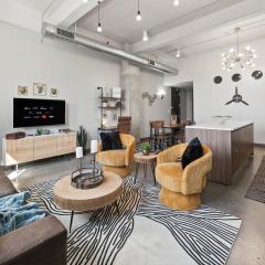 Industrial Flat, Pool, Gym, Game & Movie rooms, Free Valet, Downtown Dallas
