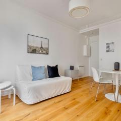 Saint Dominique 2 - KP - Apt for 4 in heart of Paris near Eiffel tower