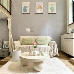 Private Garden Courtyard in Shanghai Old Villa Near City Center Nanjing West Road Metro Station