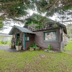 Unique Dog-Friendly Log Cabin Short Walk to Ocean
