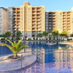 Royal Beach hotel Apartment Pool Sea B