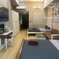 Remarkable rivergate