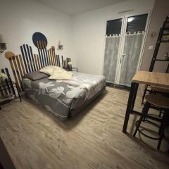 Petit studio attenant à la maison