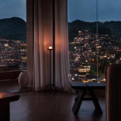 See the mountains, find the place to stay