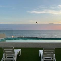 Beautiful apartment steps from the beach