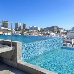 Lovely apartment with pool 4 blocks from the beach