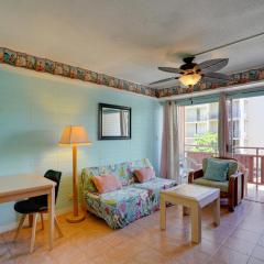 Near Malls, Beaches and Honolulu Zoo Colorful Condo