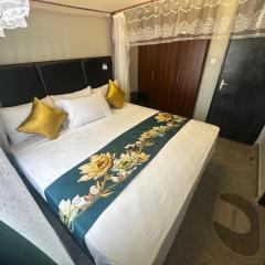 Serene Lakeside Haven