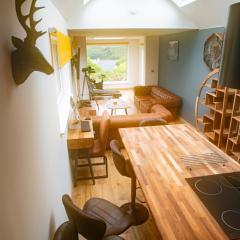 Schoolhouse 1 Cottage by Fairy Pool