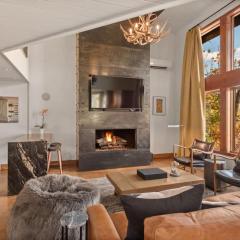 Snowline Lodge 4BR Home with Hot Tub Pool & BBQ