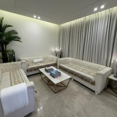 3BR 5Bed luxury apartment